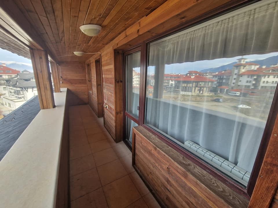 Тристаен апартамент в затворен комплекс Elegant LUX с фронтална гледка към Пирин планина