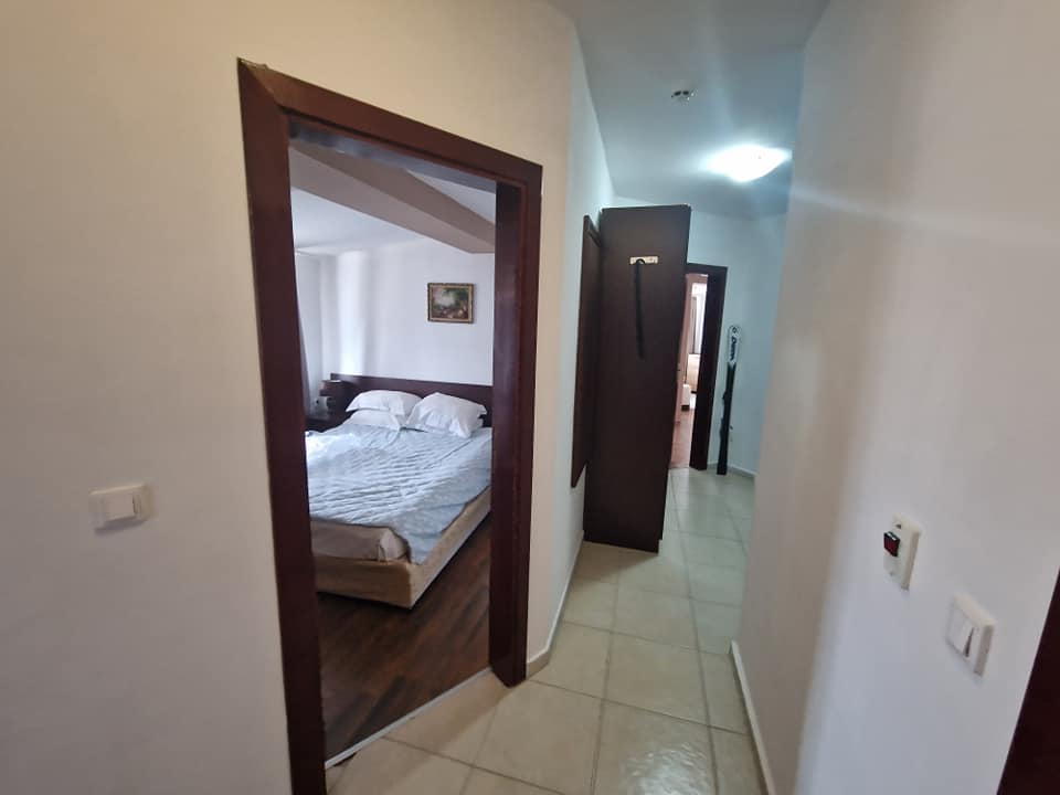 Тристаен апартамент в затворен комплекс Elegant LUX с фронтална гледка към Пирин планина