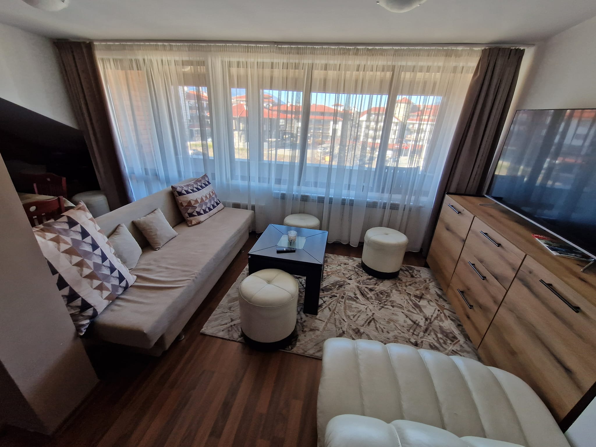 Тристаен апартамент в затворен комплекс Elegant LUX с фронтална гледка към Пирин планина