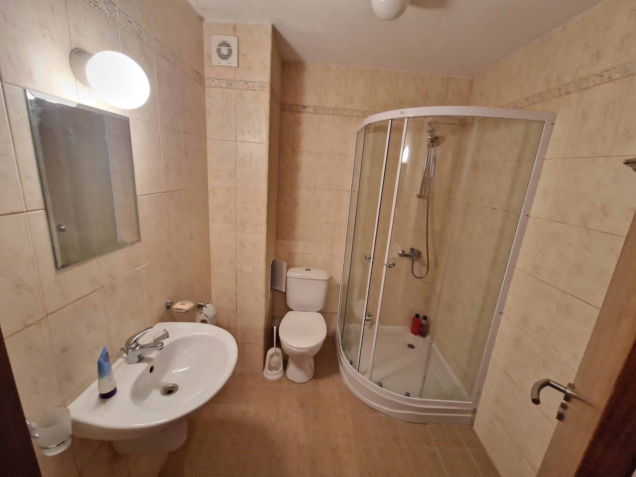 Източно студио с камина и ниска такса поддръжка за продажба в Банско