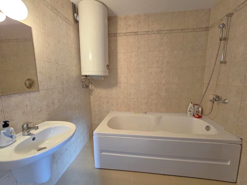 Уникален тристаен апартамент с фронтална гледка към Тодорка за продажба в Банско