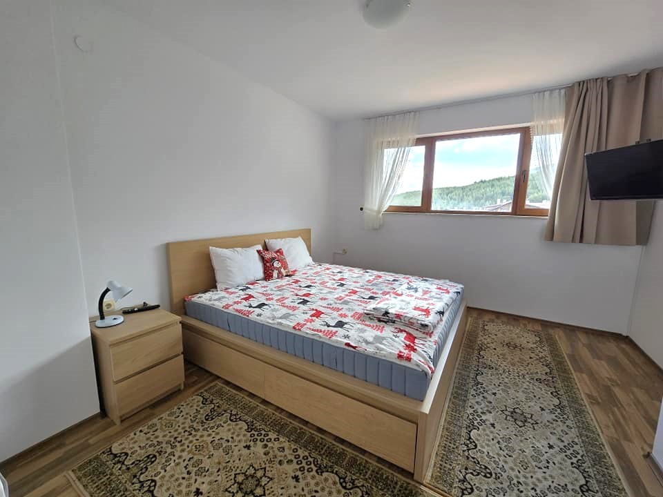 Уникален тристаен апартамент с фронтална гледка към Тодорка за продажба в Банско