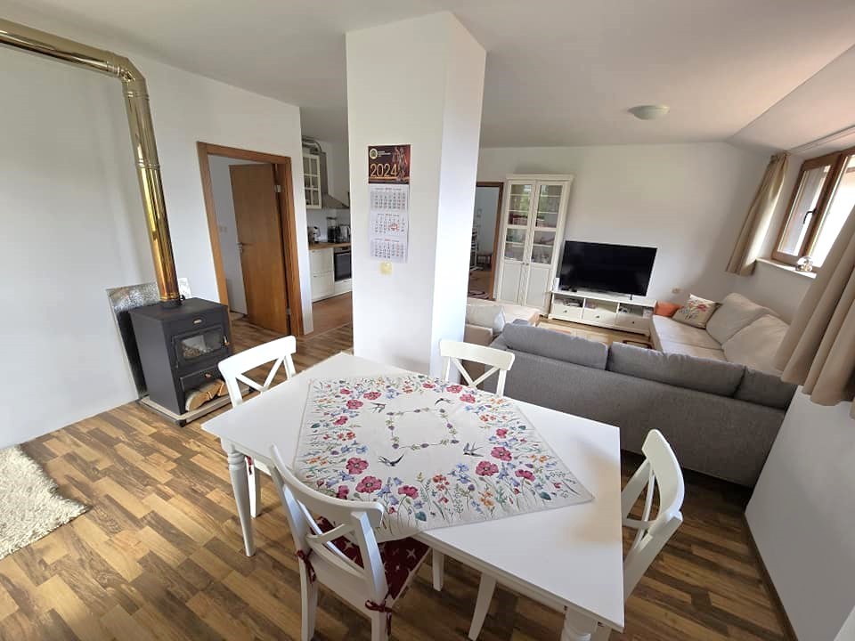 Уникален тристаен апартамент с фронтална гледка към Тодорка за продажба в Банско