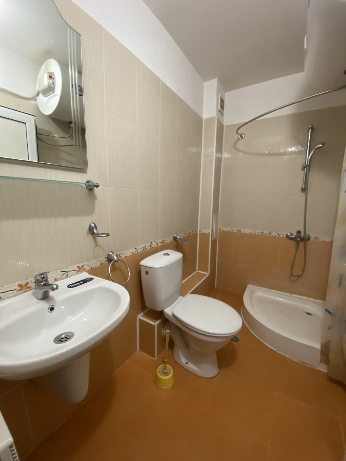 Изгодно обзаведено студио с тераса за продажба в Банско