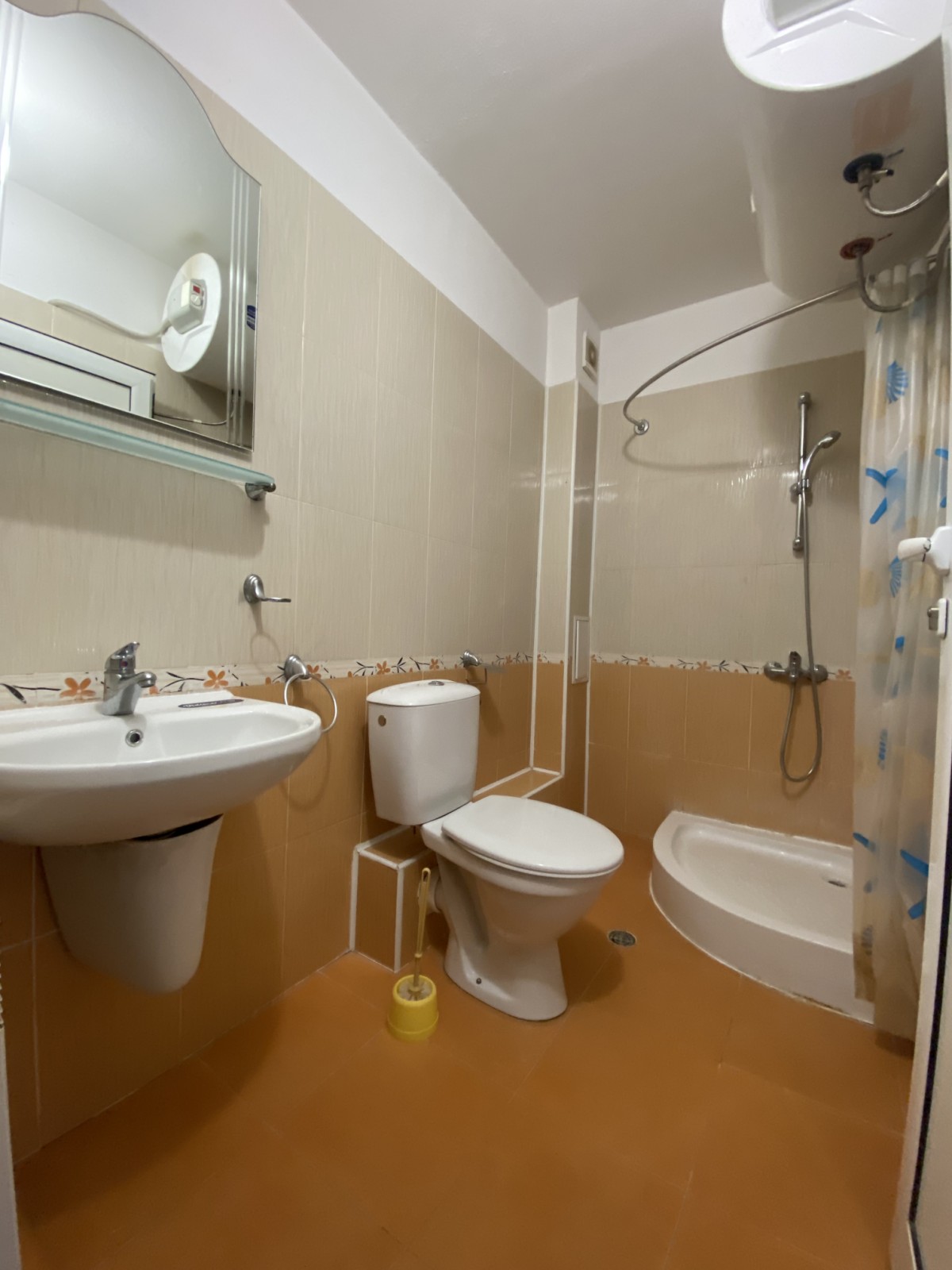 Изгодно обзаведено студио с тераса за продажба в Банско