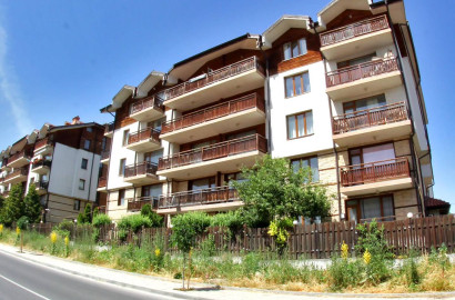 Просторно обзаведено студио с камина за продажба в Банско