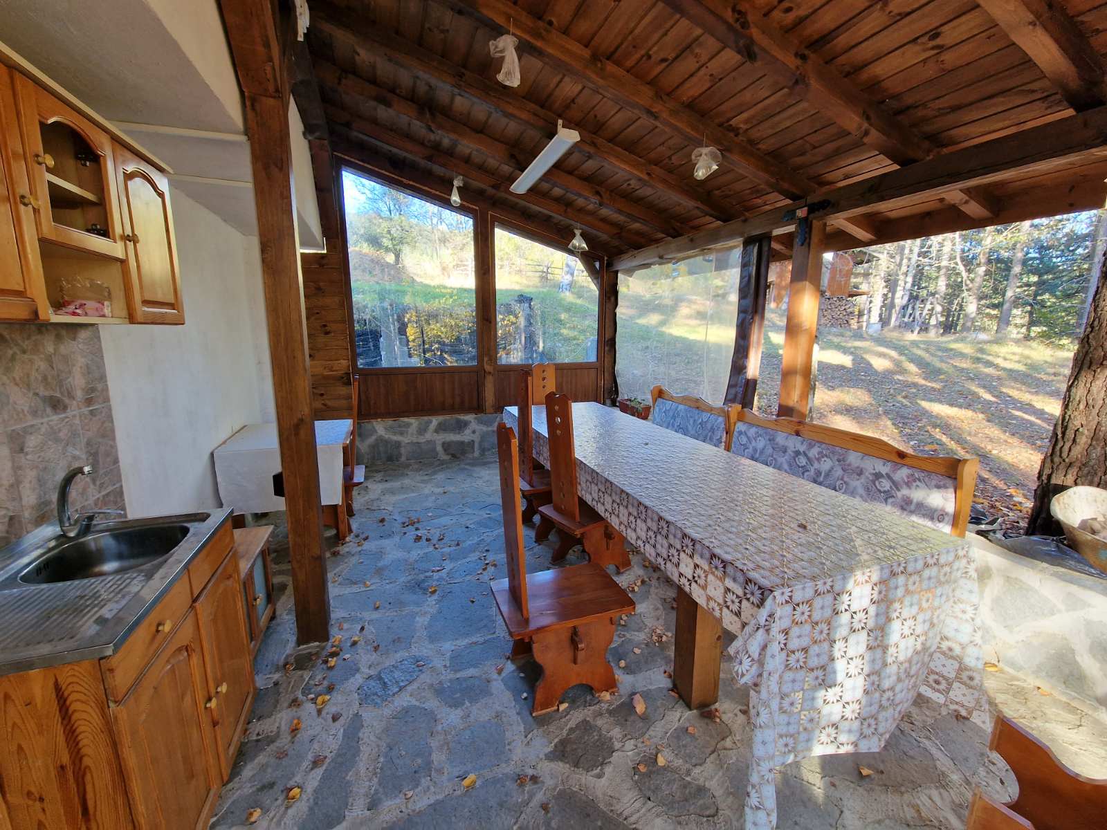 Напълно обзаведена вила за продажба в местност Катарино край град Разлог