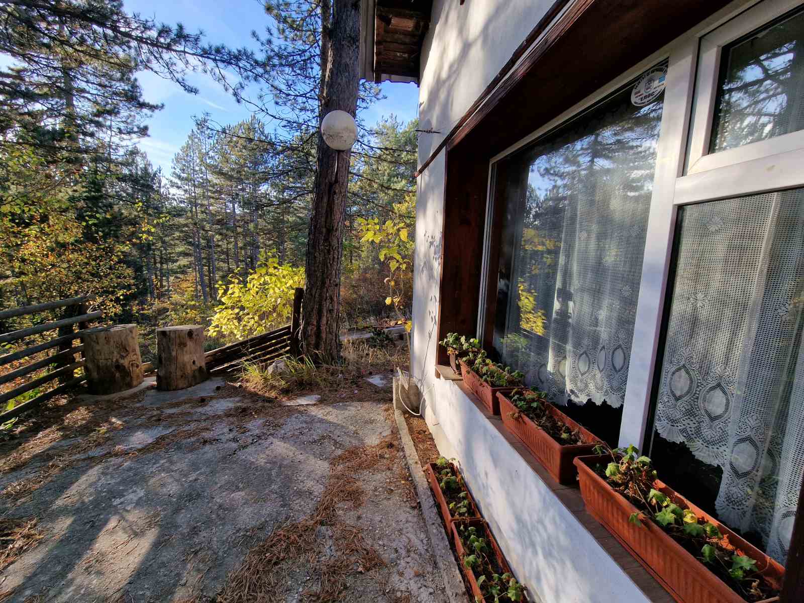 Напълно обзаведена вила за продажба в местност Катарино край град Разлог