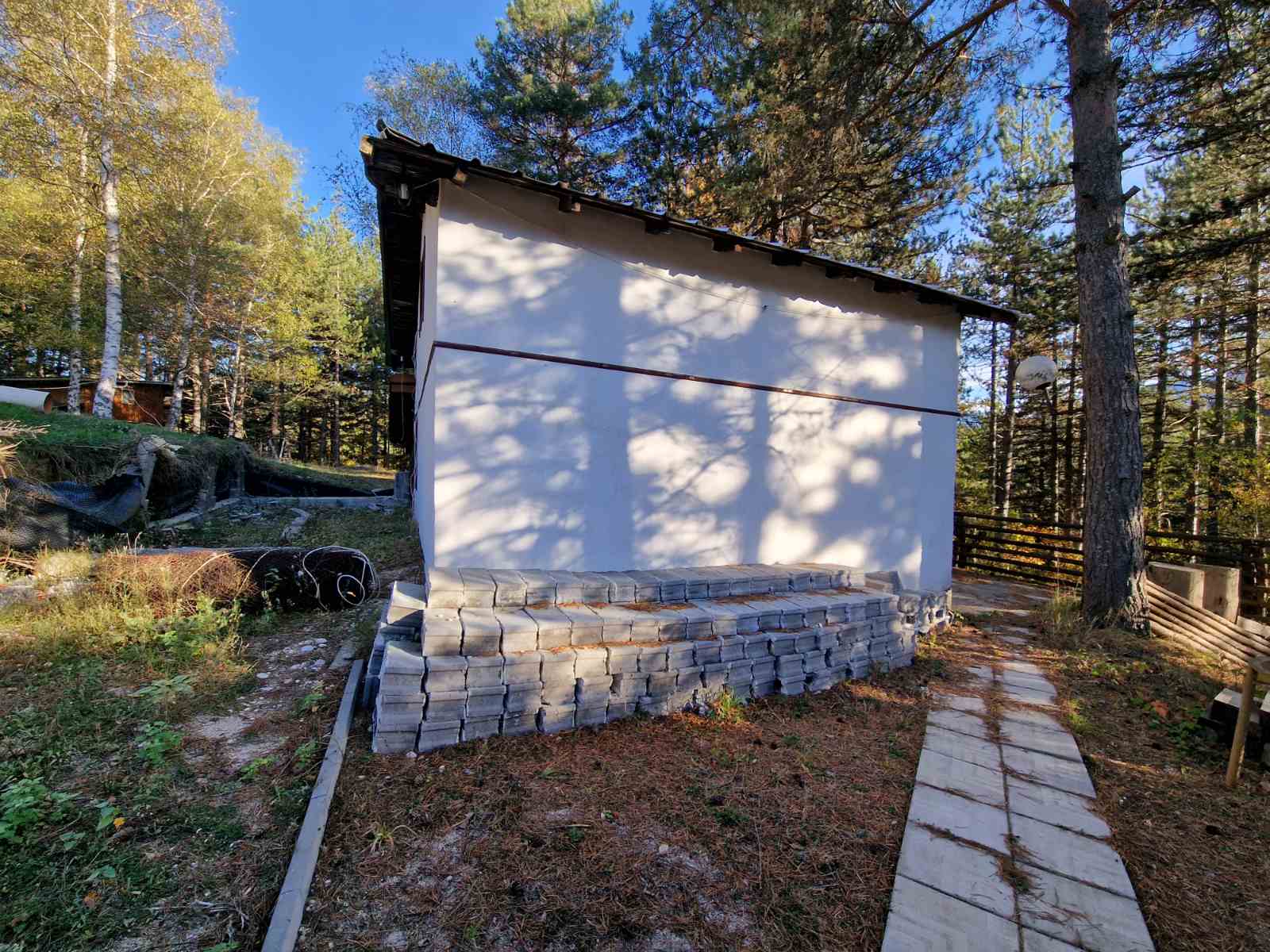 Напълно обзаведена вила за продажба в местност Катарино край град Разлог