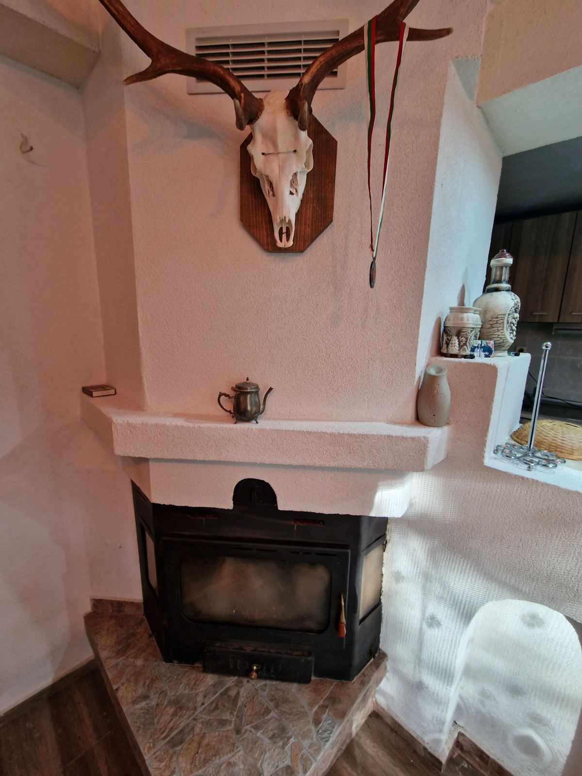 Напълно обзаведена вила за продажба в местност Катарино край град Разлог