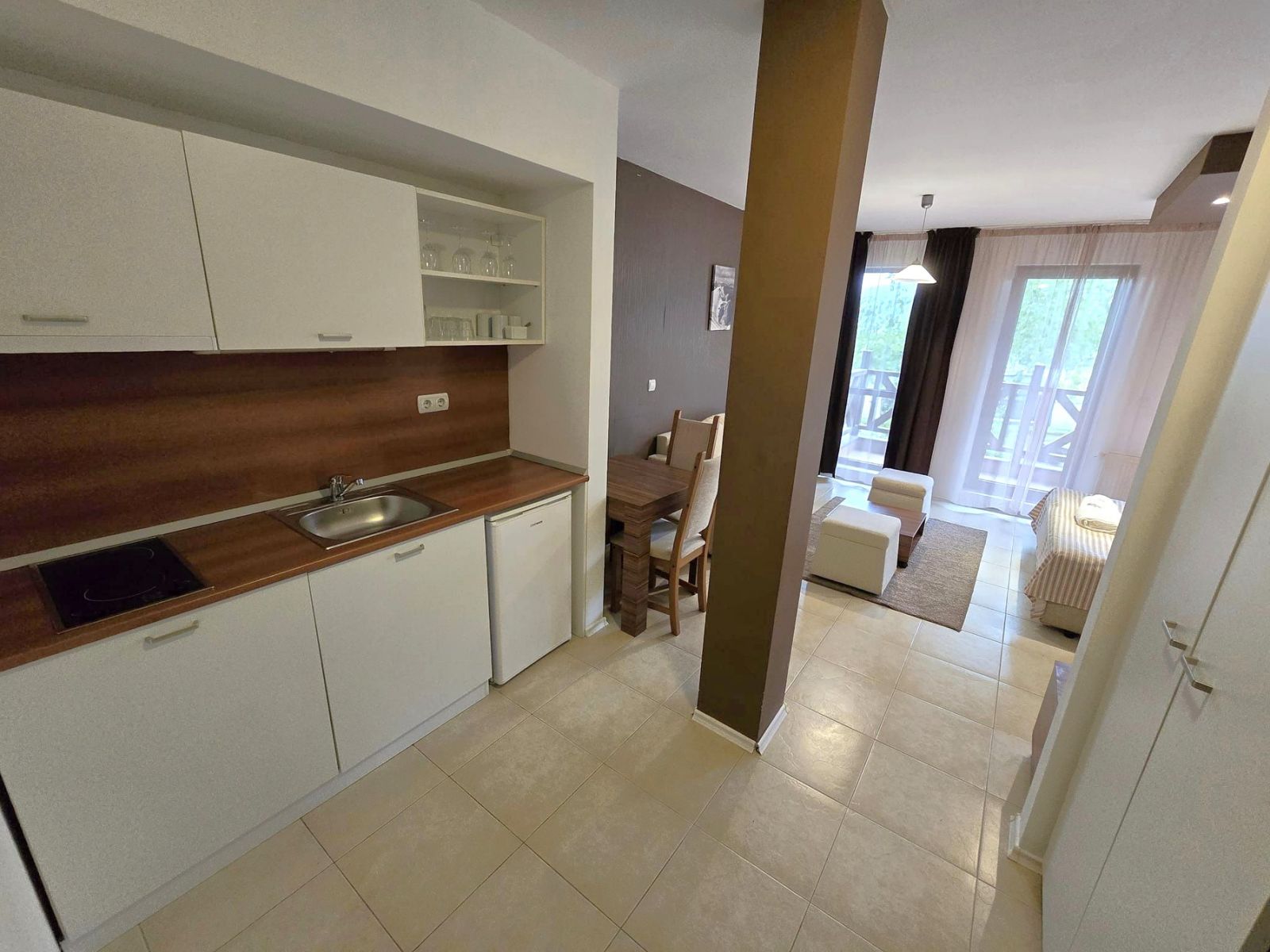 Стилно обзаведено студио за продажба в хотелската част на Green Life, Банско