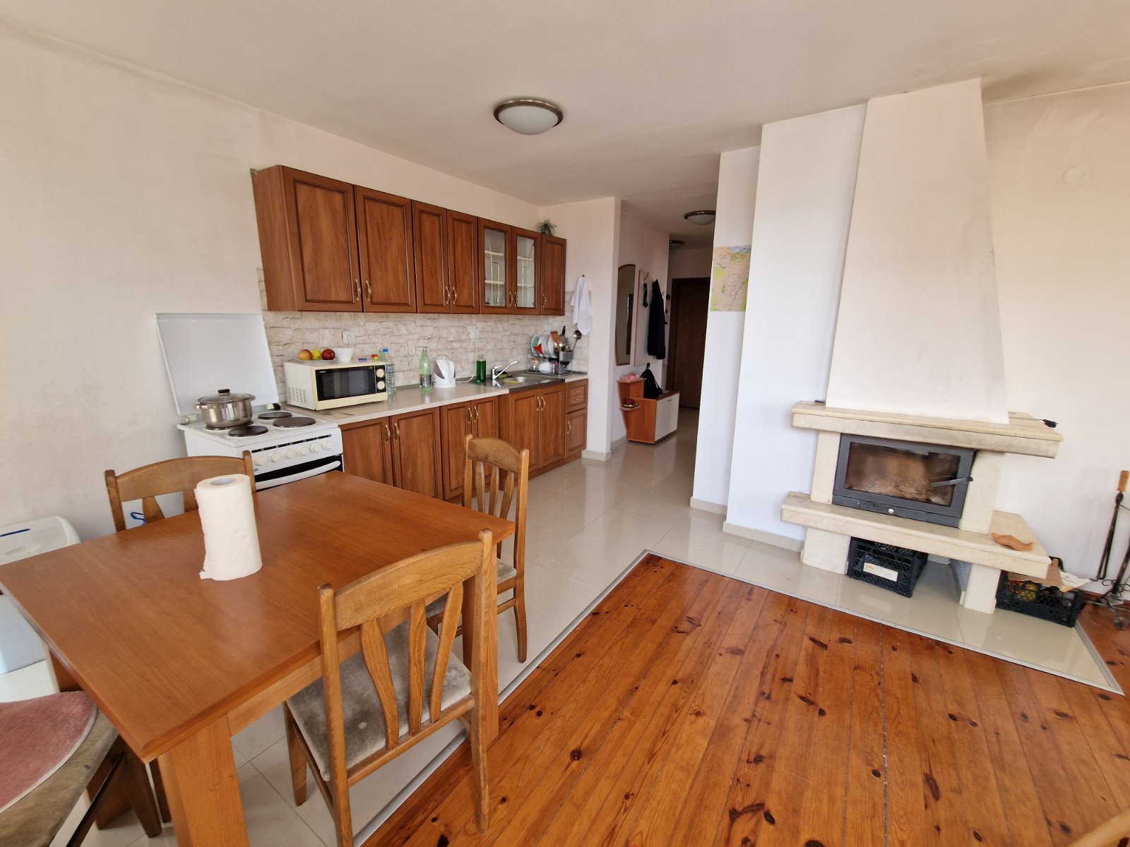 Просторен апартамент с две спални и паркомясто в поддържан комплекс в Банско