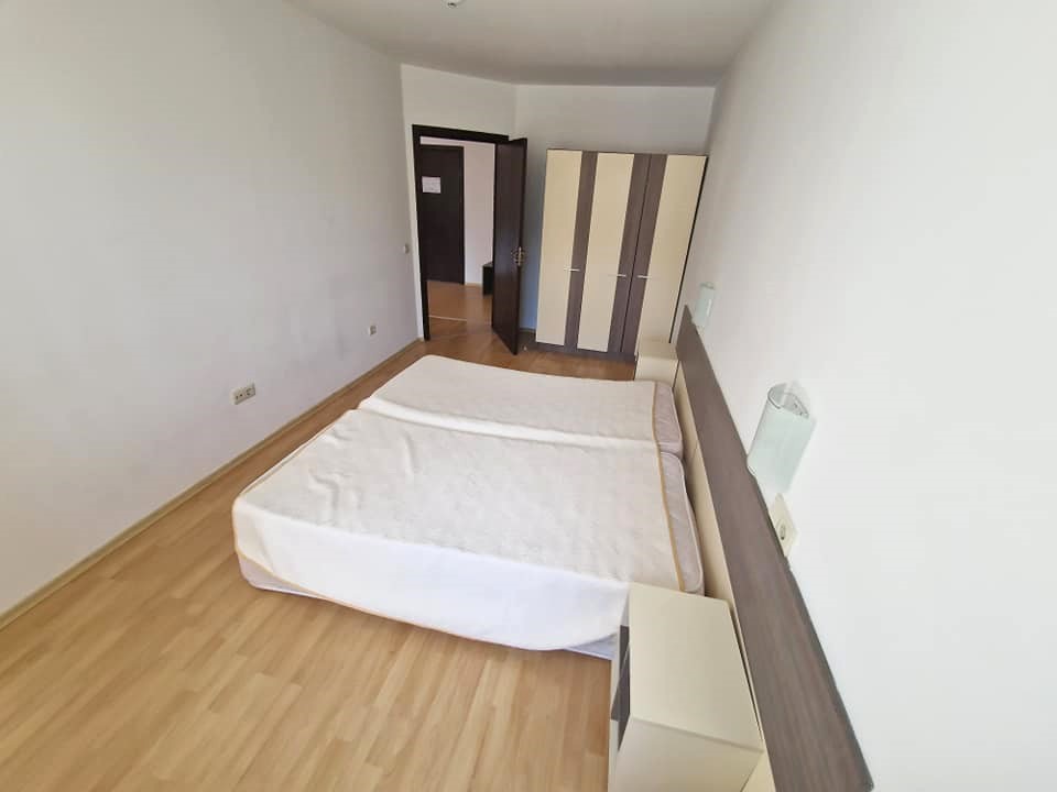 Банско: Обзаведен двустаен апартамент с южна тераса близо до ски лифта