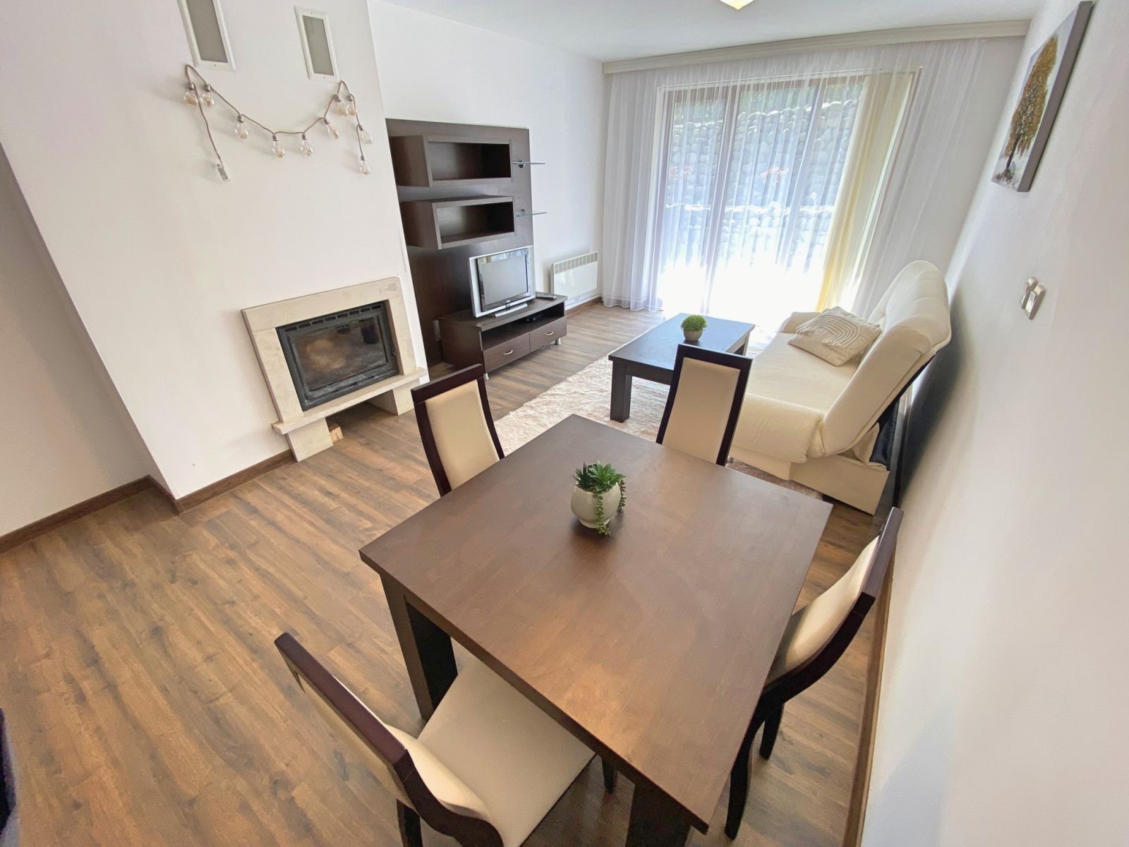 Банско: Изгоден двустаен апартамент за продажба до хотел White Lavina