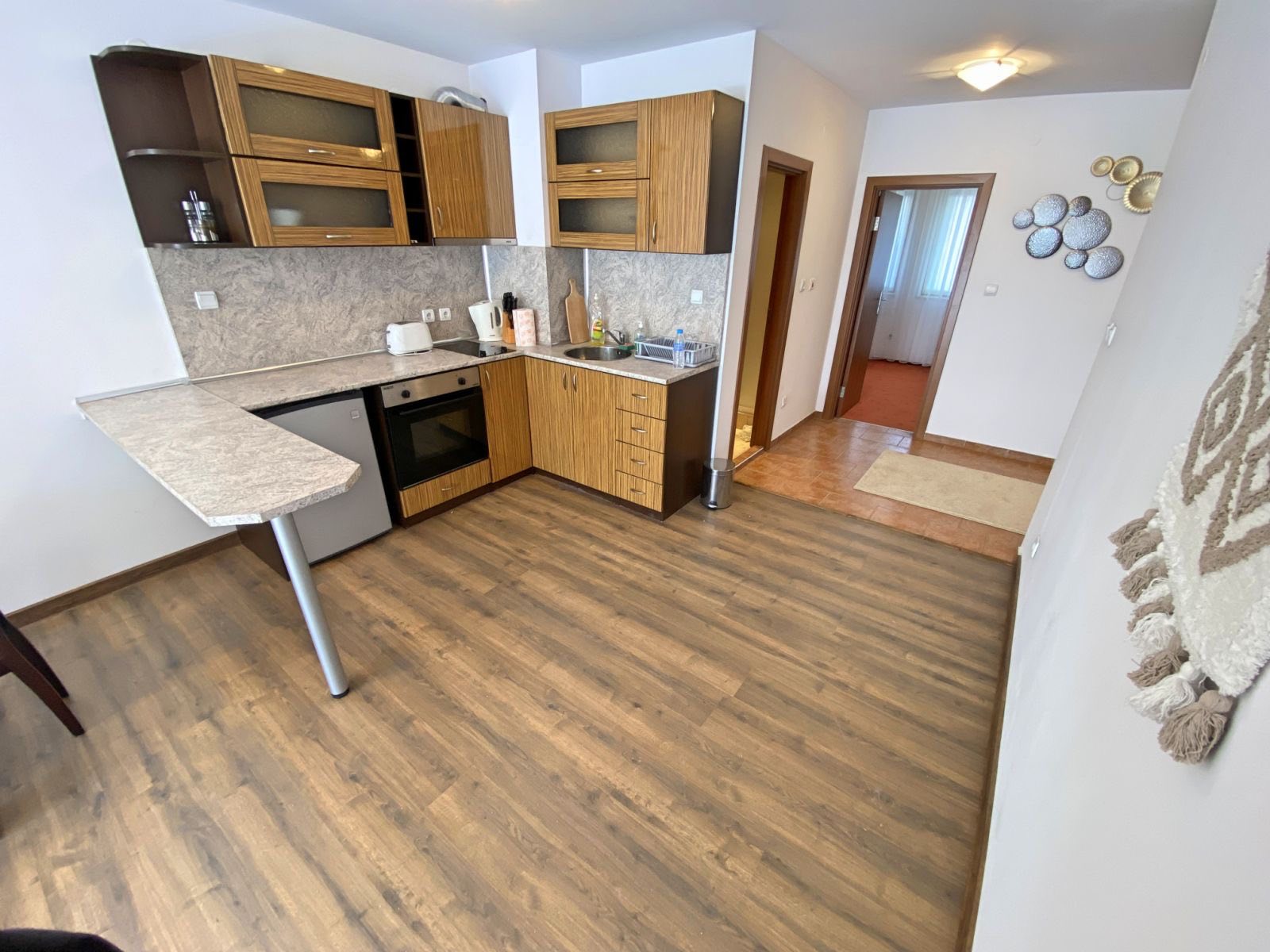 Банско: Изгоден двустаен апартамент за продажба до хотел White Lavina