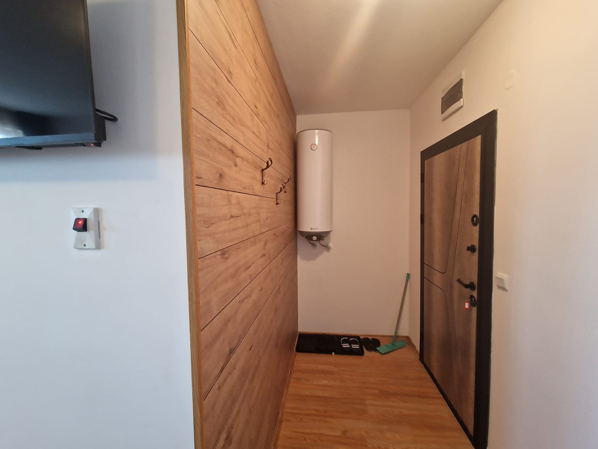 Просторен луксозно обзаведен двустаен апартамент с ниска такса поддръжка за продажба в Банско