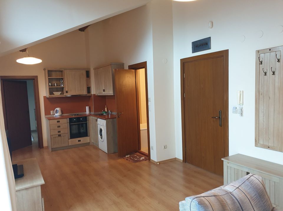 Пирин Голф & Кънтри Клуб за продажба: Просторен двустаен апартамент с красива гледка към Голф игрището