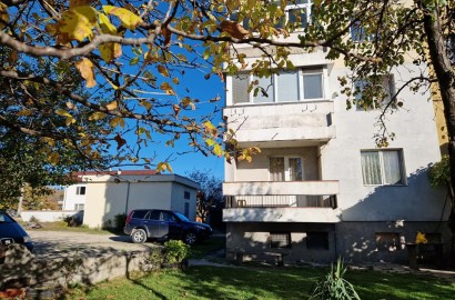 За продажба в Разлог: Просторен многостаен апартамент с две тераси