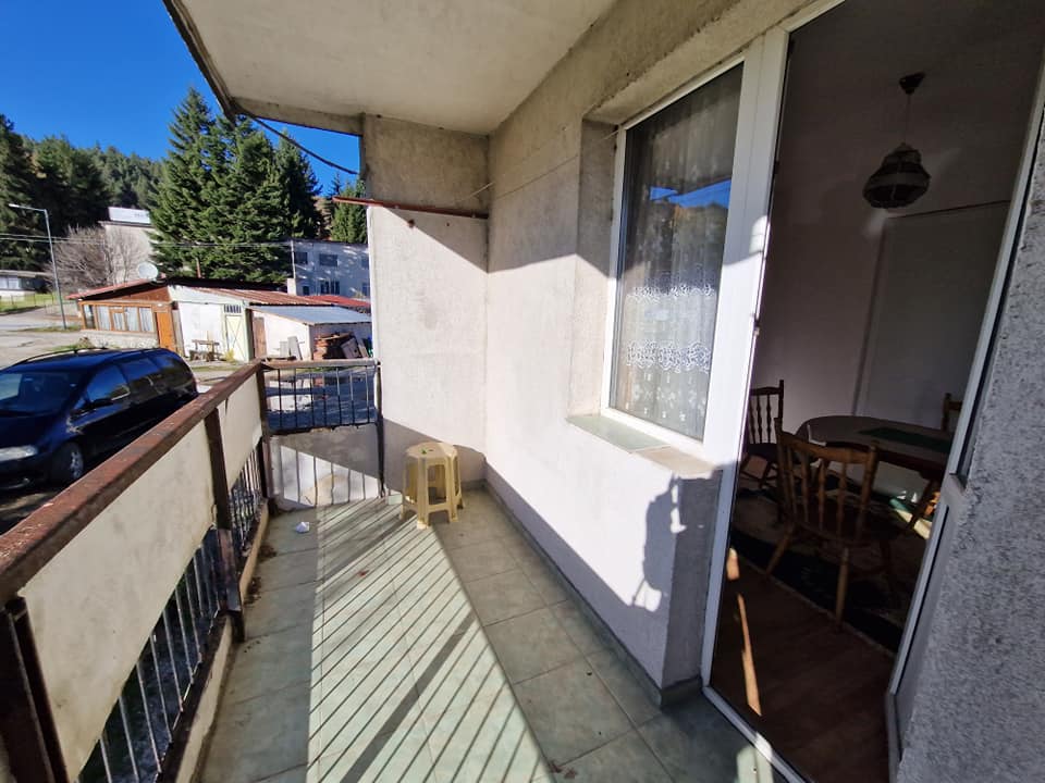 За продажба в Разлог: Просторен многостаен апартамент с две тераси