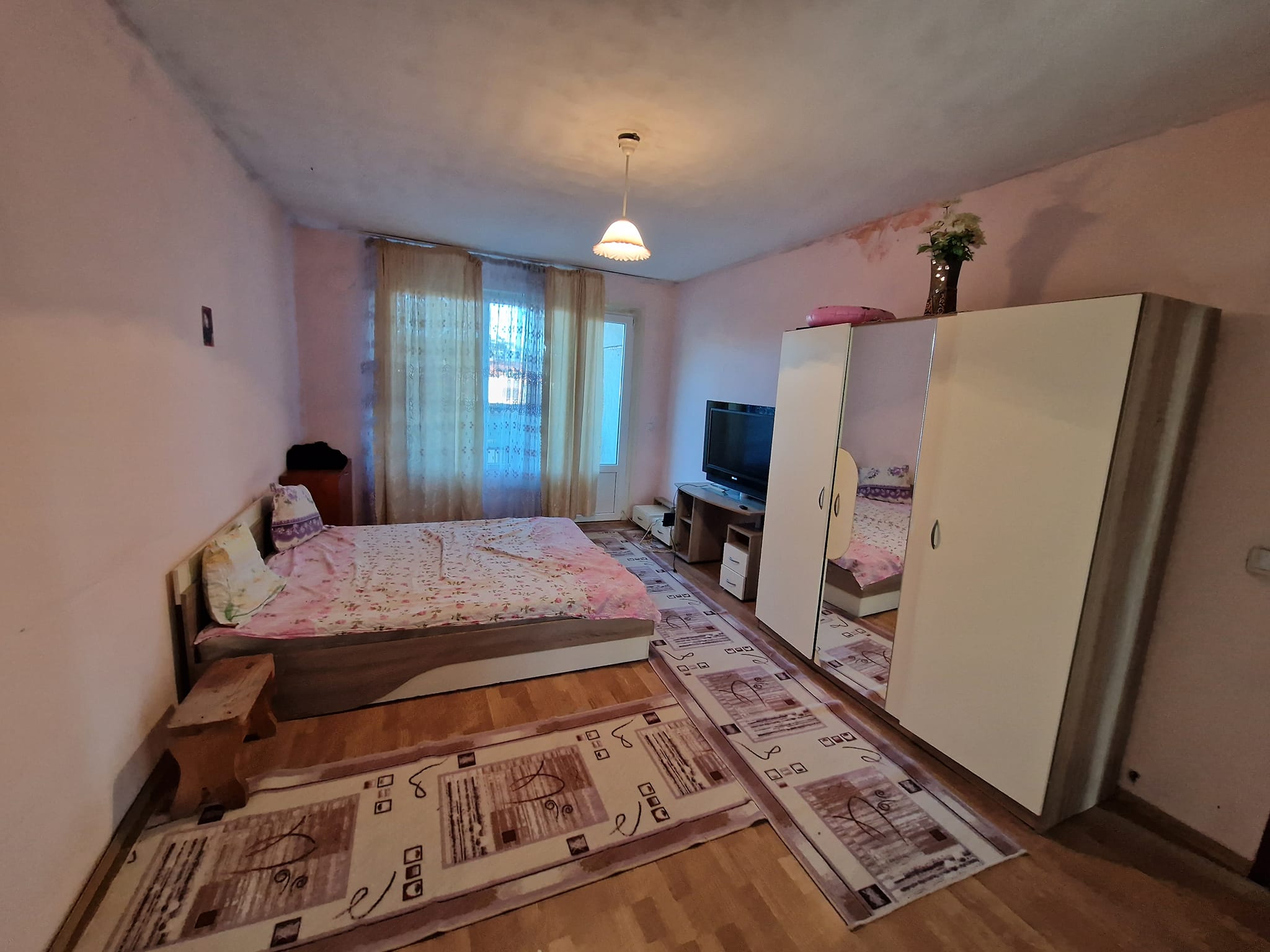 За продажба в Разлог: Просторен многостаен апартамент с две тераси