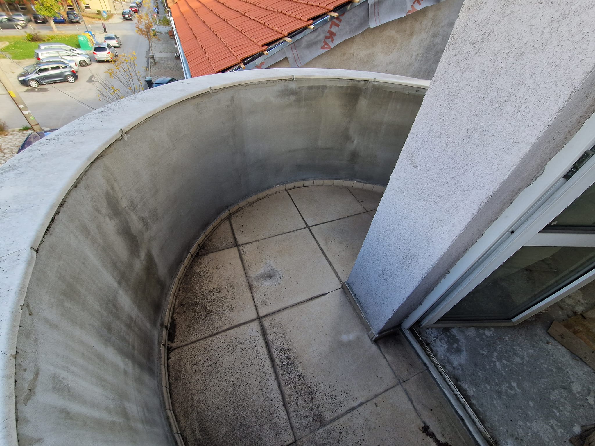 Просторен тристаен апартамент в идеален център на град Разлог