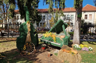 Просторен тристаен апартамент в идеален център на град Разлог