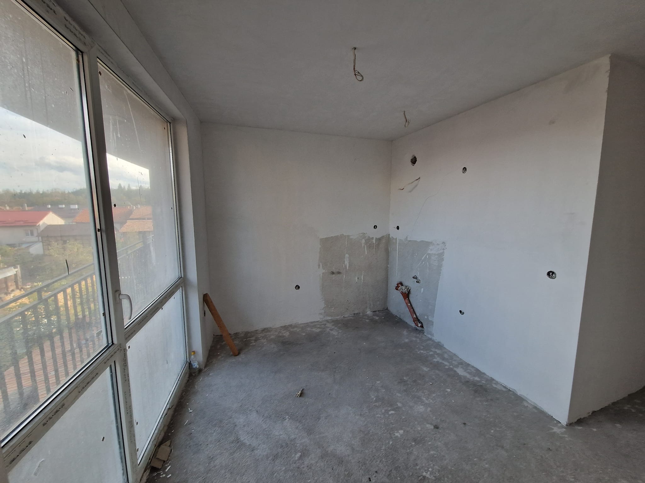 Просторен тристаен апартамент в идеален център на град Разлог