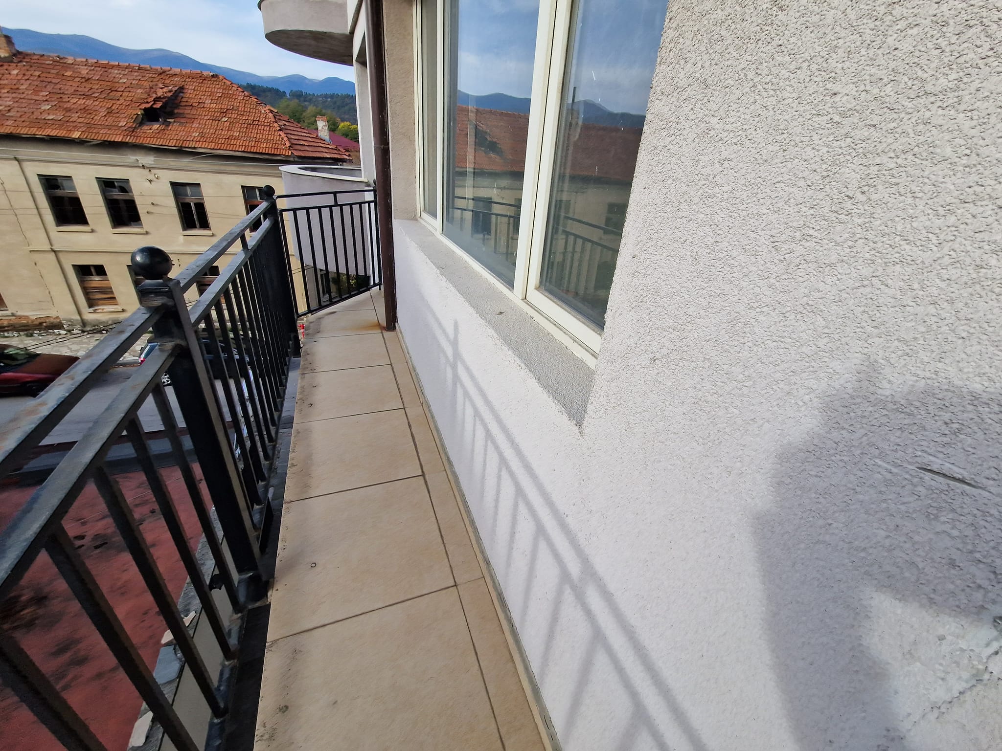 Разлог: Тристаен апартамент с пленителен изглед към Пирин планина