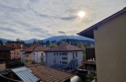 Разлог: Тристаен апартамент с пленителен изглед към Пирин планина