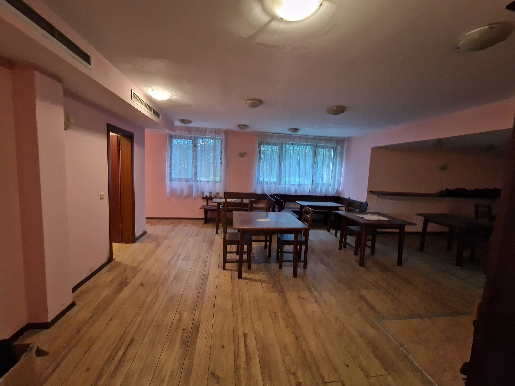 За продажба: Ресторант с ТОП локация в Банско!