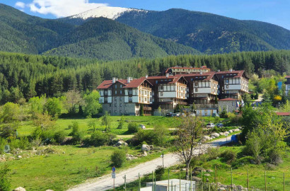 Обзаведен едностаен апартамент с гледка към връх Тодорка и Грийн Лайф, Банско