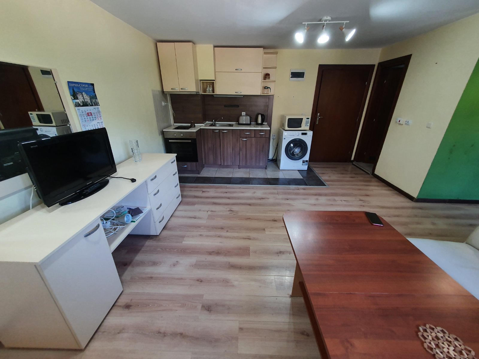 Обзаведен едностаен апартамент с гледка към връх Тодорка и Грийн Лайф, Банско