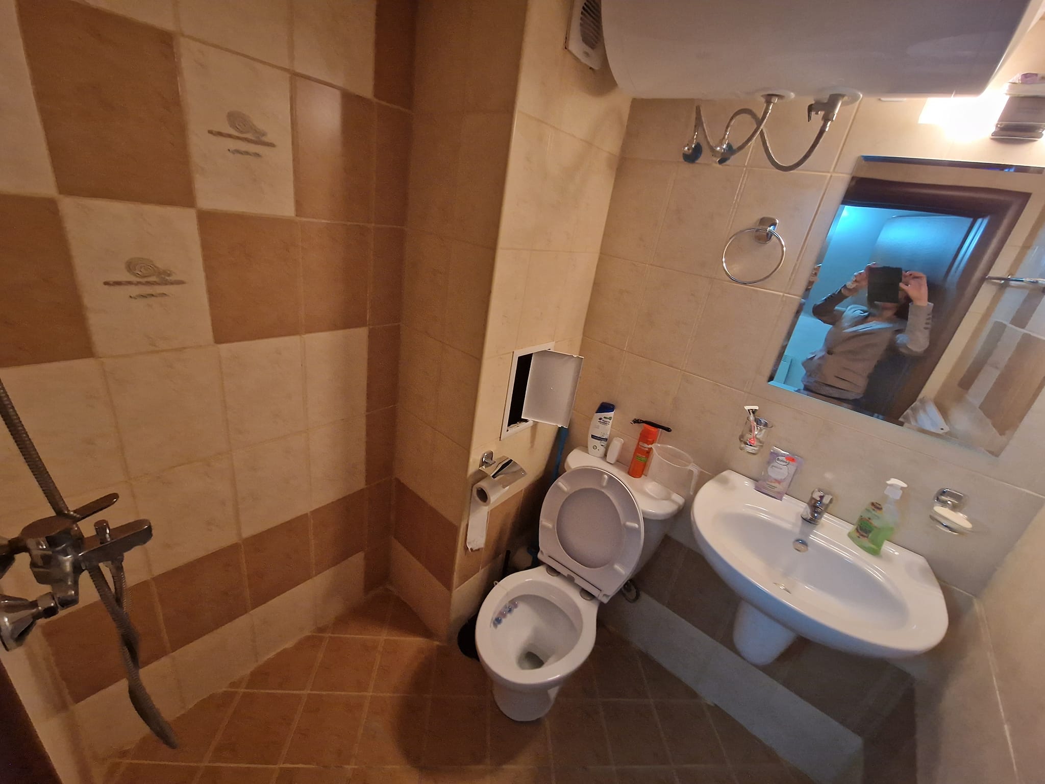 Малък модерно обзаведен двустаен апартамент за продажба на изгодна цена