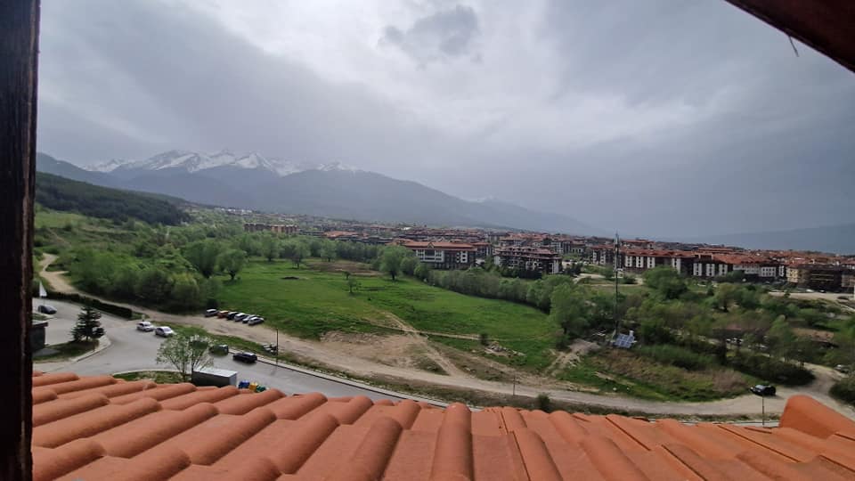 Малък модерно обзаведен двустаен апартамент за продажба на изгодна цена