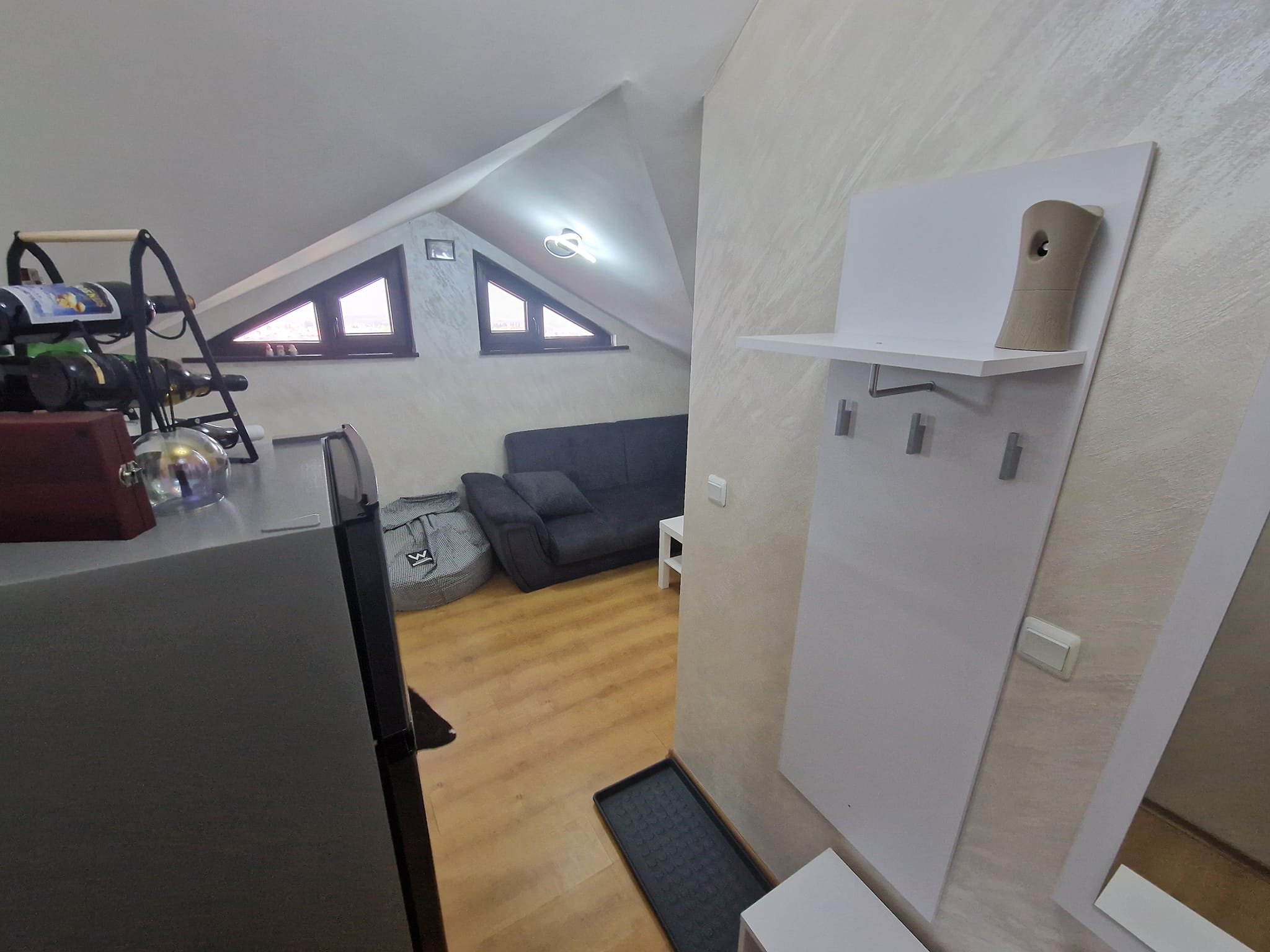 Малък модерно обзаведен двустаен апартамент за продажба на изгодна цена