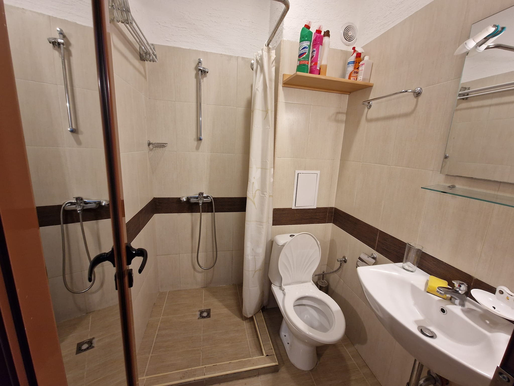 Двустаен обзаведен апартамент с инсталация за самостоятелно парно за продажба в Банско