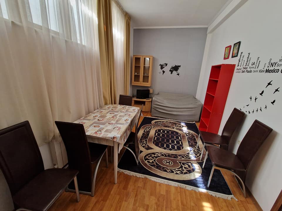 Двустаен обзаведен апартамент с инсталация за самостоятелно парно за продажба в Банско