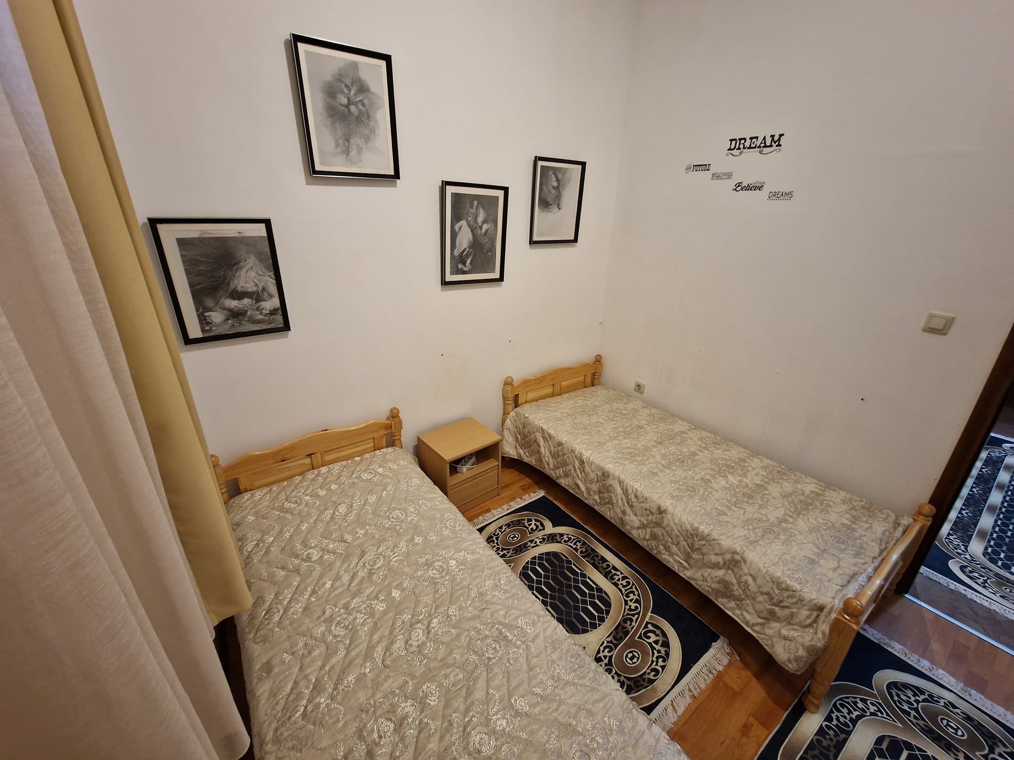 Двустаен обзаведен апартамент с инсталация за самостоятелно парно за продажба в Банско