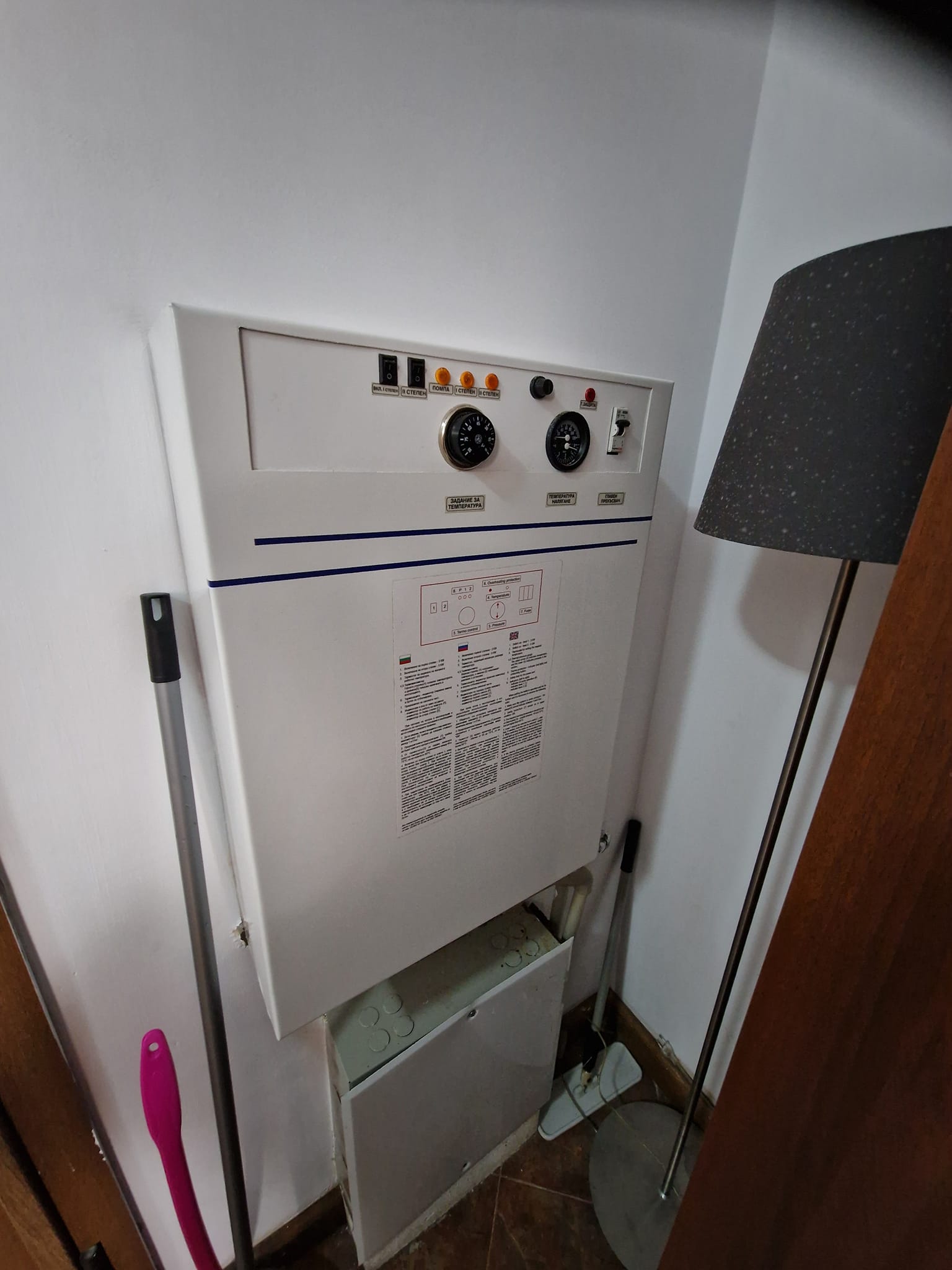 Двустаен обзаведен апартамент с инсталация за самостоятелно парно за продажба в Банско