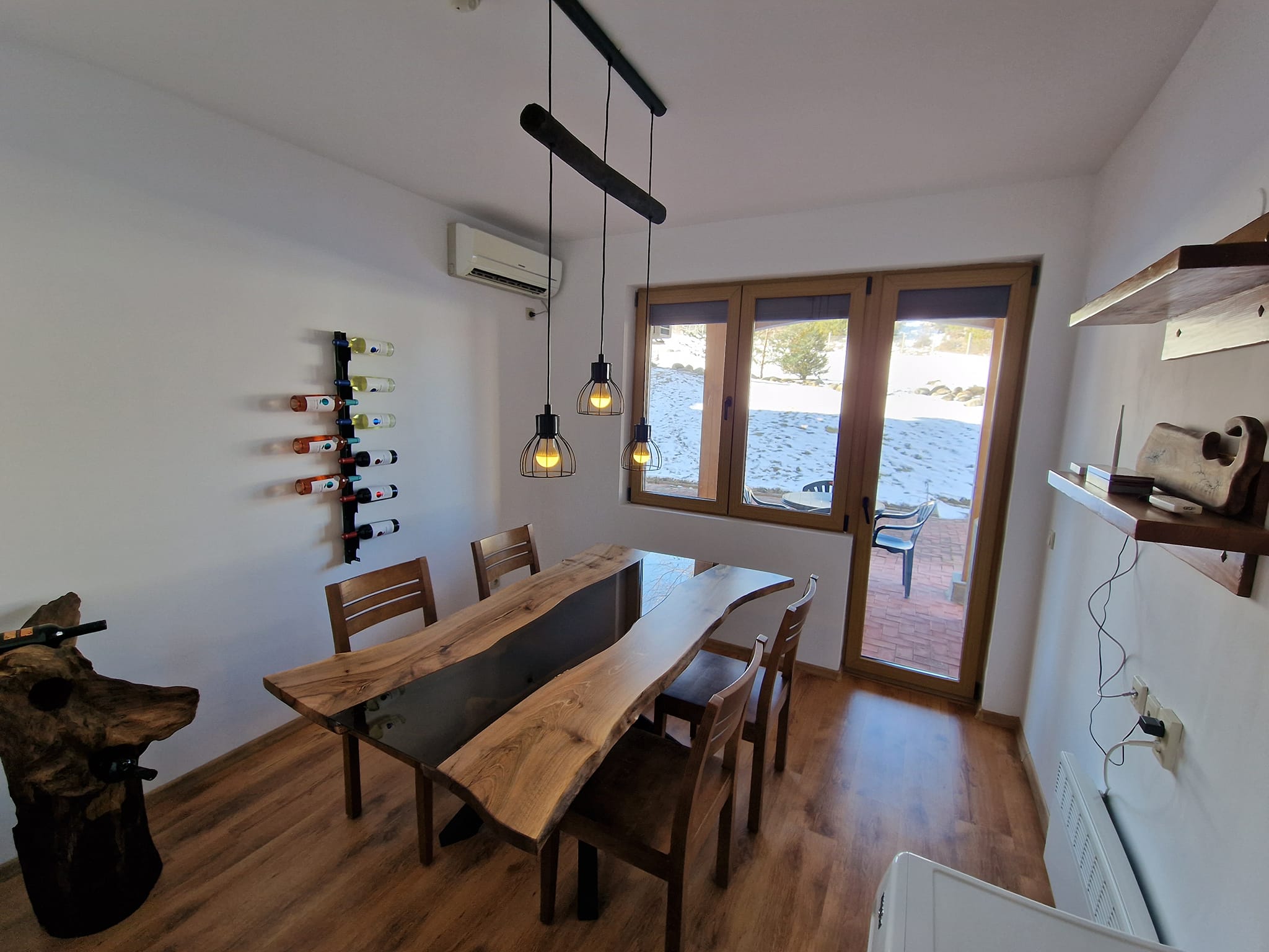 Уникален апартамент в сграда St.Johns Hill с фронтална гледка към Пирин планина