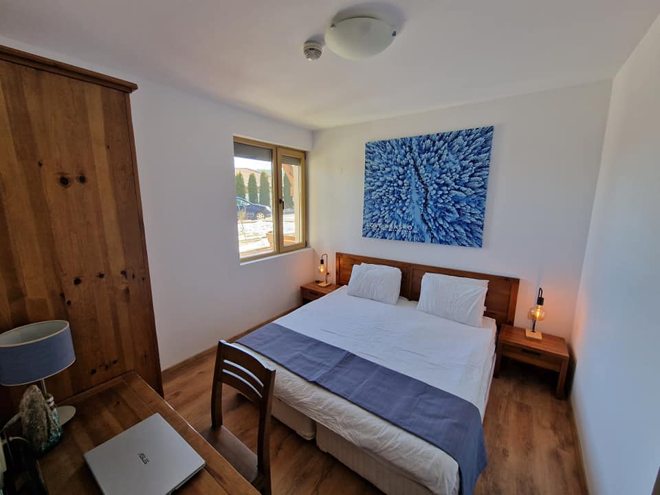 Уникален апартамент в сграда St.Johns Hill с фронтална гледка към Пирин планина