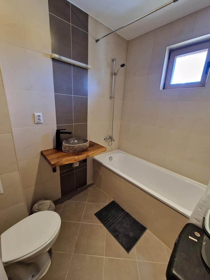 Уникален апартамент в сграда St.Johns Hill с фронтална гледка към Пирин планина