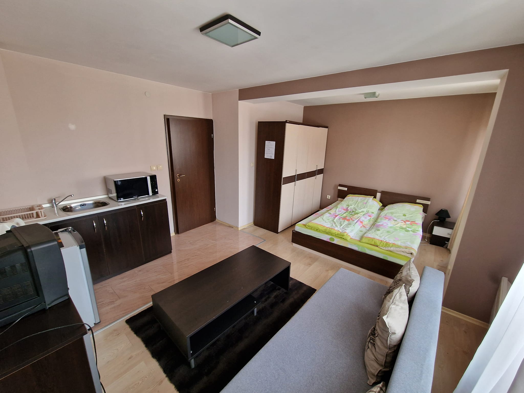 Банско: Обзаведено студио в жилищна сграда с ниска такса поддръжка