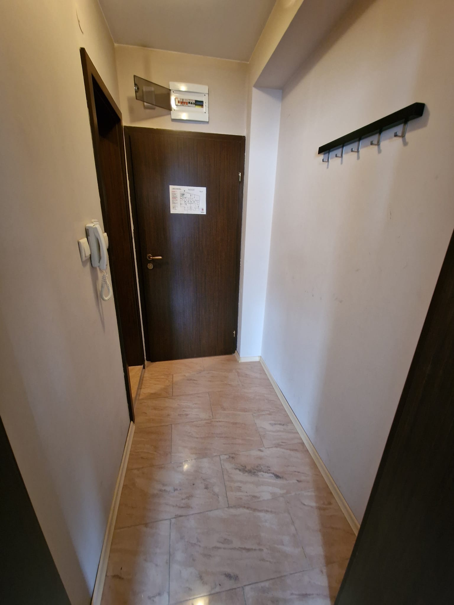 Банско: Обзаведено студио в жилищна сграда с ниска такса поддръжка