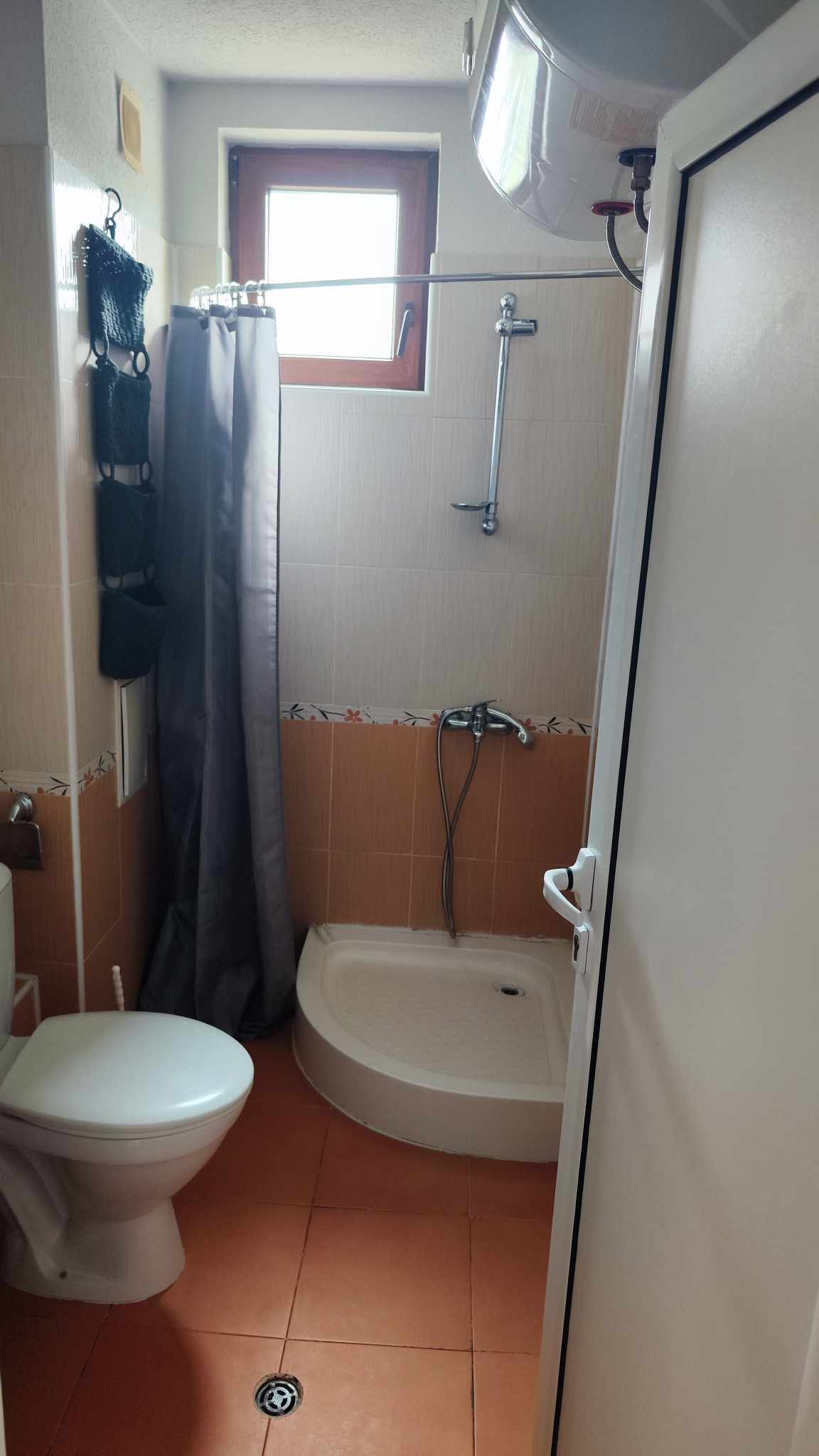 Просторно обзаведено студио с южна тераса за продажба в Банско