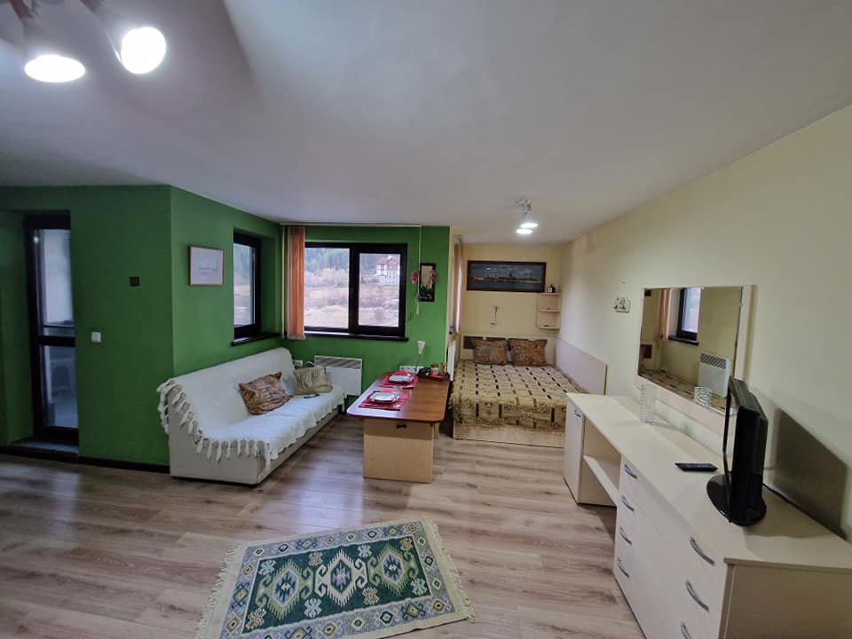 Просторно студио с тераса за продажба в апарт-хотел Royal Bansko