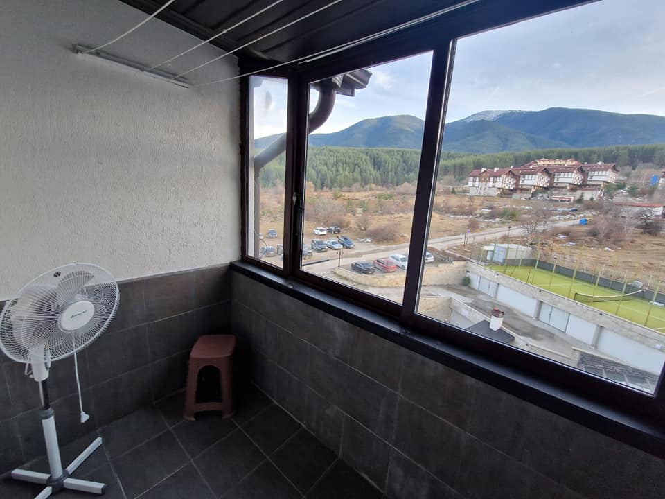 Просторно студио с тераса за продажба в апарт-хотел Royal Bansko