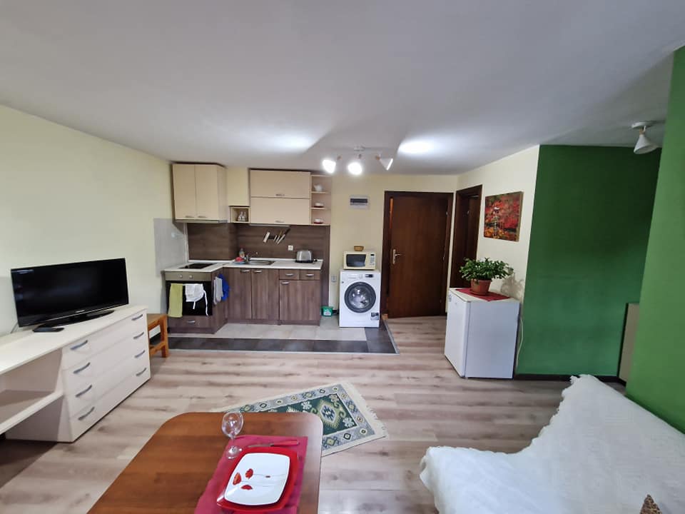 Просторно студио с тераса за продажба в апарт-хотел Royal Bansko