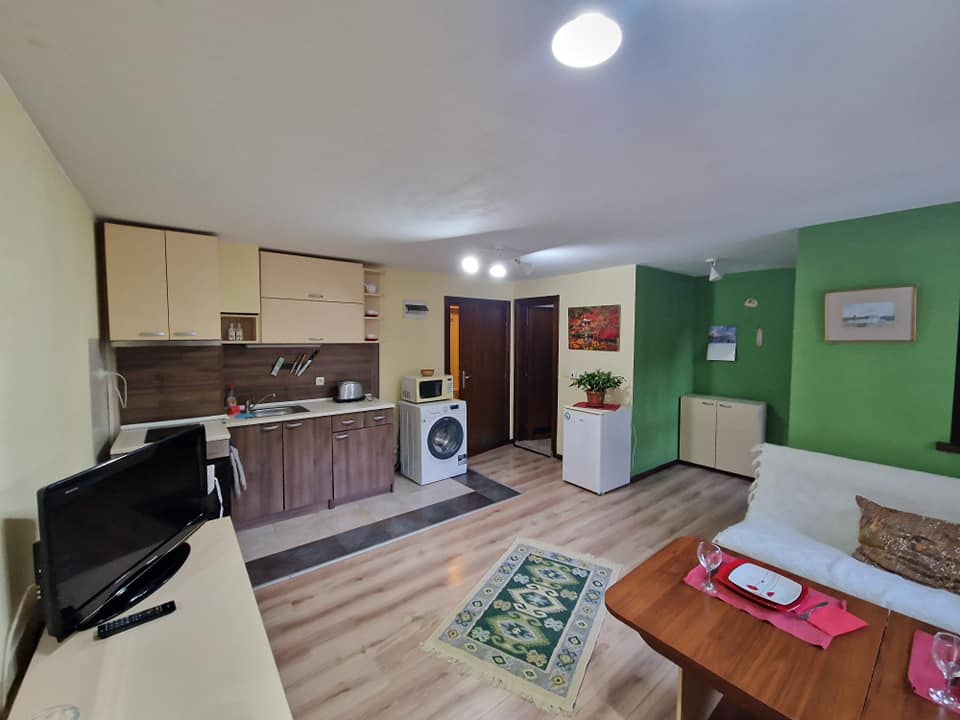 Просторно студио с тераса за продажба в апарт-хотел Royal Bansko