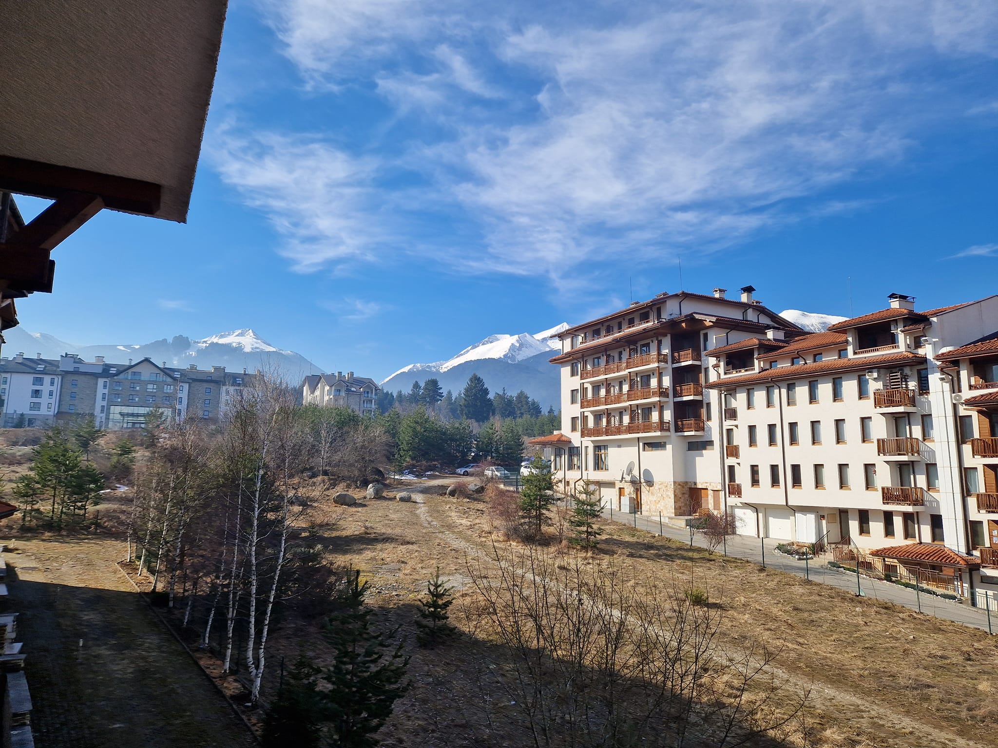 Уникален четиристаен апартамент със зашеметяваща гледка към три планини и град Банско